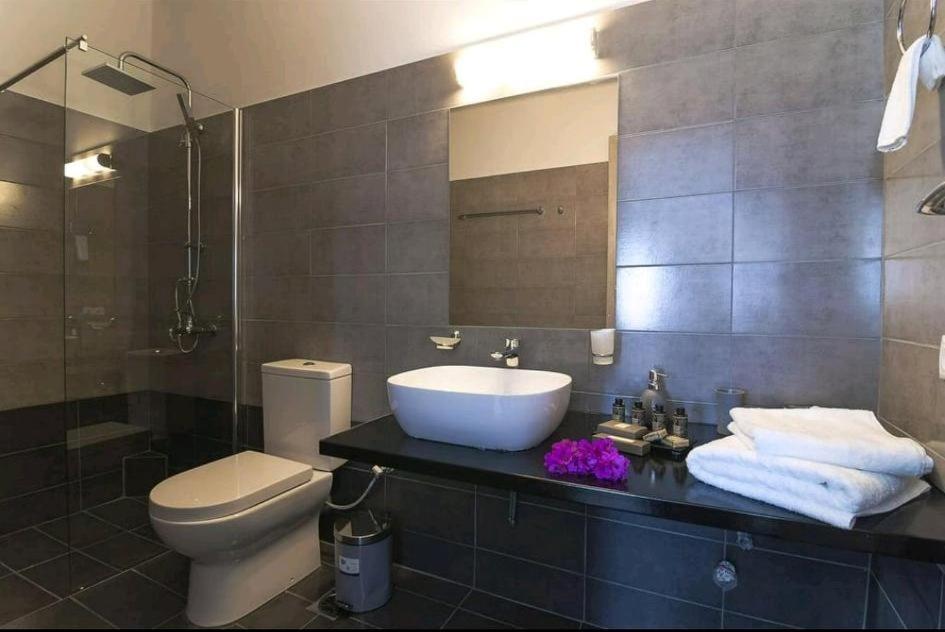 Avalon Cosy Apartments Kiku Studio For 2 With Shared Swimming Pool Agrari  Екстер'єр фото