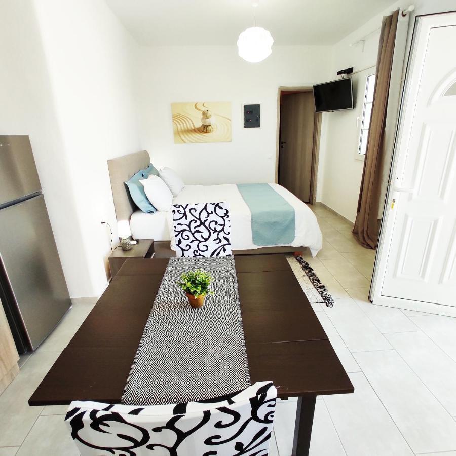 Avalon Cosy Apartments Kiku Studio For 2 With Shared Swimming Pool Agrari  Екстер'єр фото