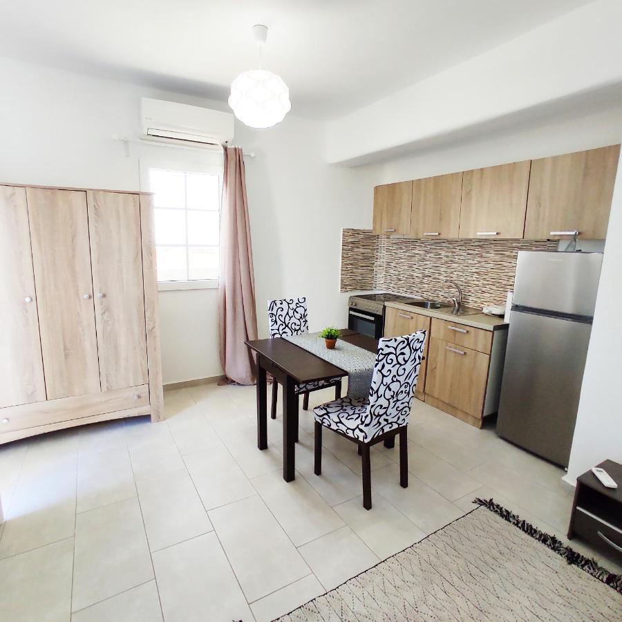 Avalon Cosy Apartments Kiku Studio For 2 With Shared Swimming Pool Agrari  Екстер'єр фото